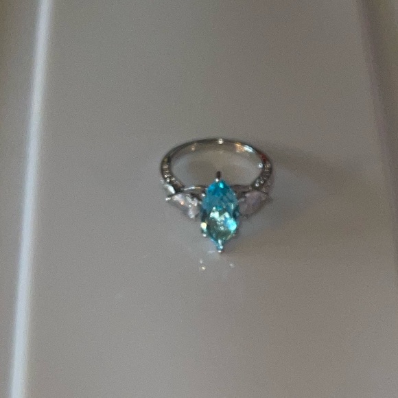 Gorgeous Blue Marquise 925 Silver Cubic Zirconia Cocktail, Statement Ring - Picture 7 of 13